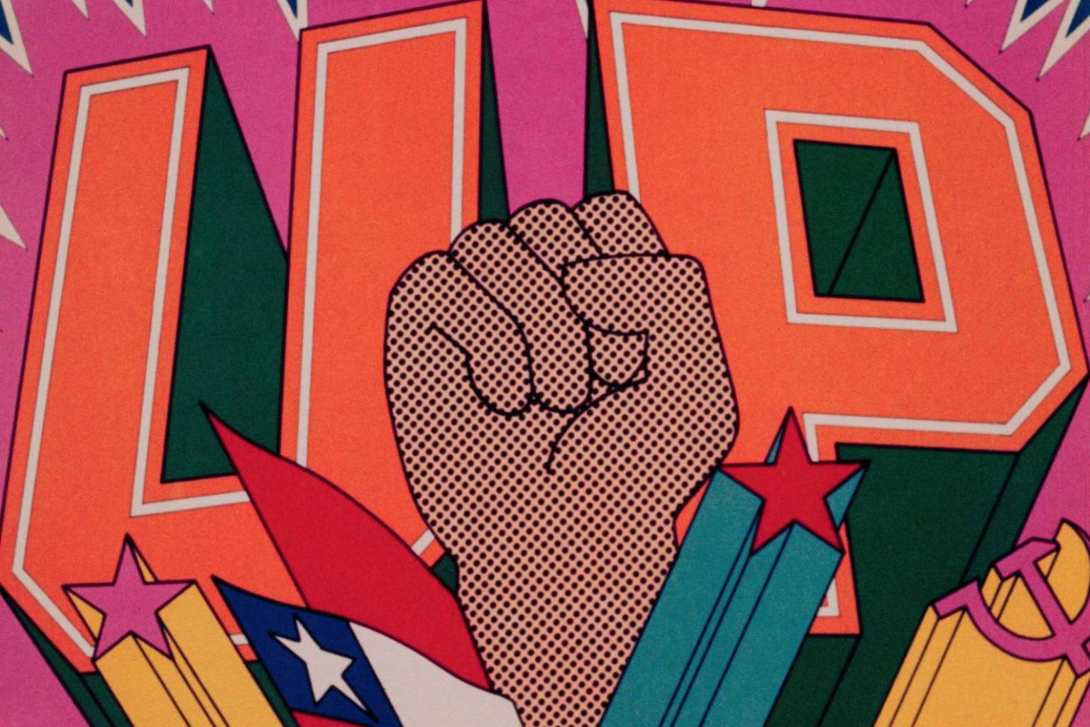 Buntes Filmstill einer Animation in Popart-Ästhetik: geballte Faust, dahinter groß die Buchstaben U P, unten die chilenische Flagge, Sterne und ein Hammer und eine Sichel. 