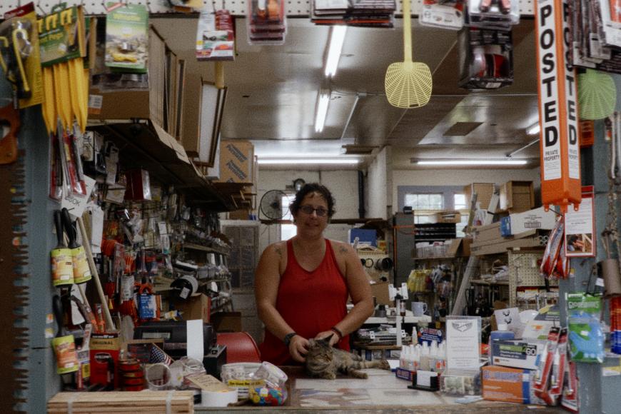 Filmstill Holler for Service