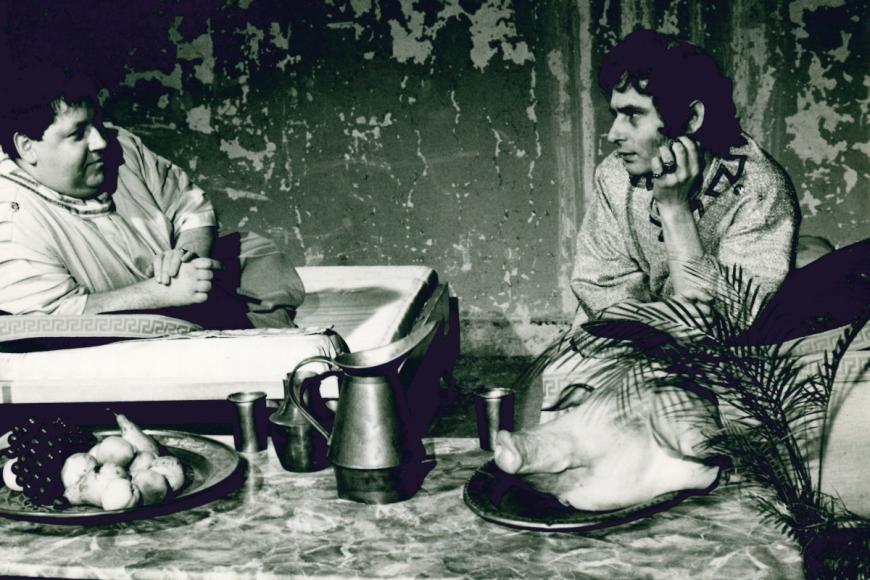 Filmstill Something Self Explanatory (15x)