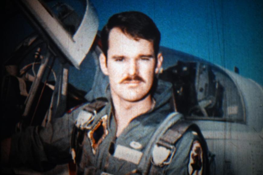 Filmstill Witness to War: Dr. Charlie Clements